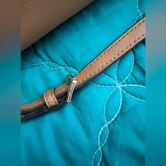 Michael Kors Tote 👜 - Picture 6 of 8